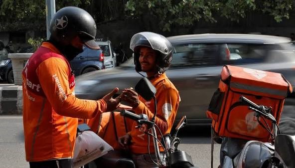 Every Delivery Comes At A Cost: ICMR Study Finds Young Gig Riders Battling Pain, Stress And Early Disability